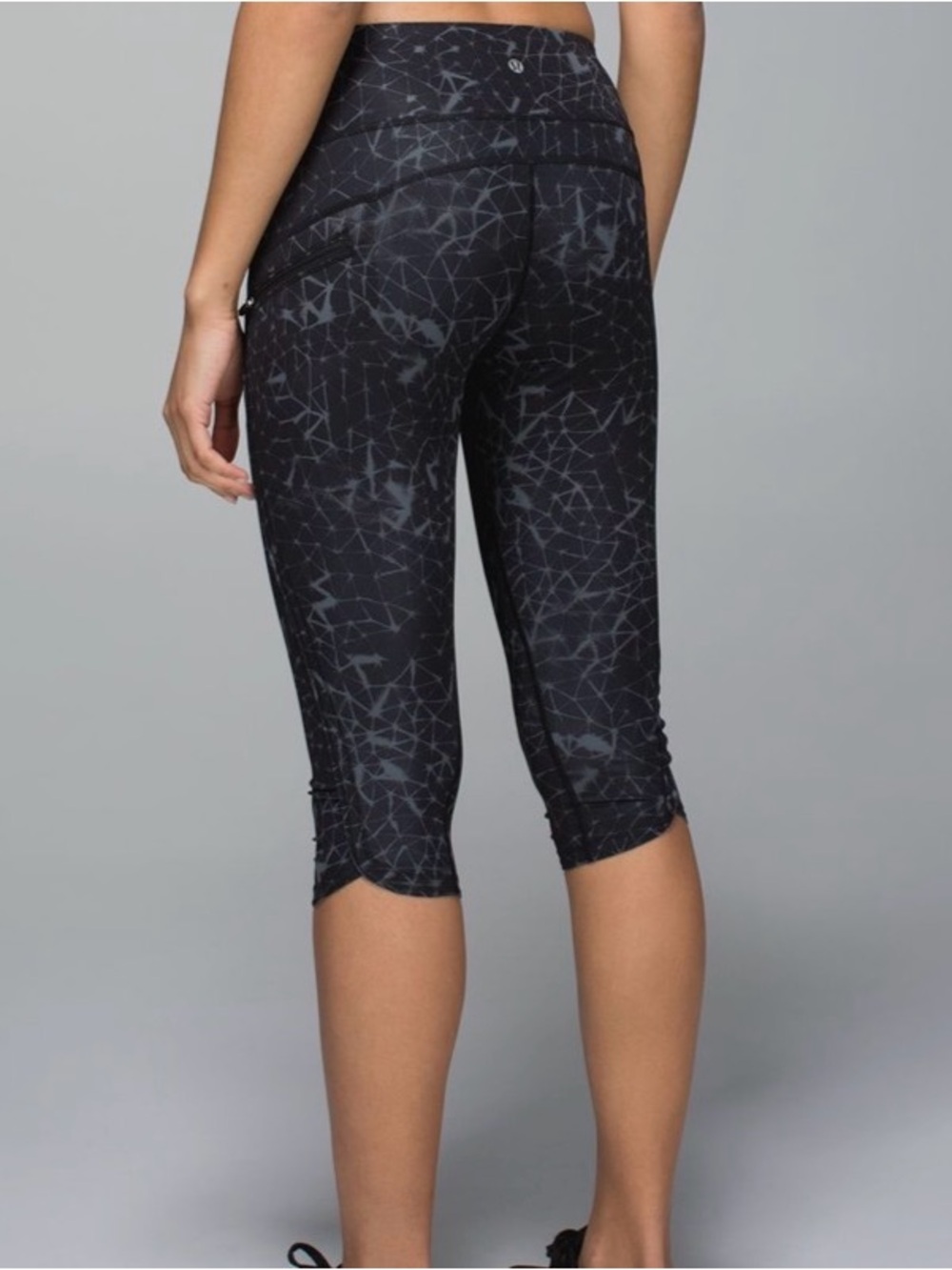 Lululemon Run: Top Speed Crop, Star Crushed Coal Black, Size 4 - Picture 6 of 10
